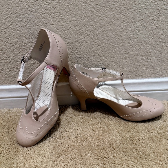 Pleaser Shoes Flapper-26 Beige 3" Kitten Heel - Picture 1 of 6